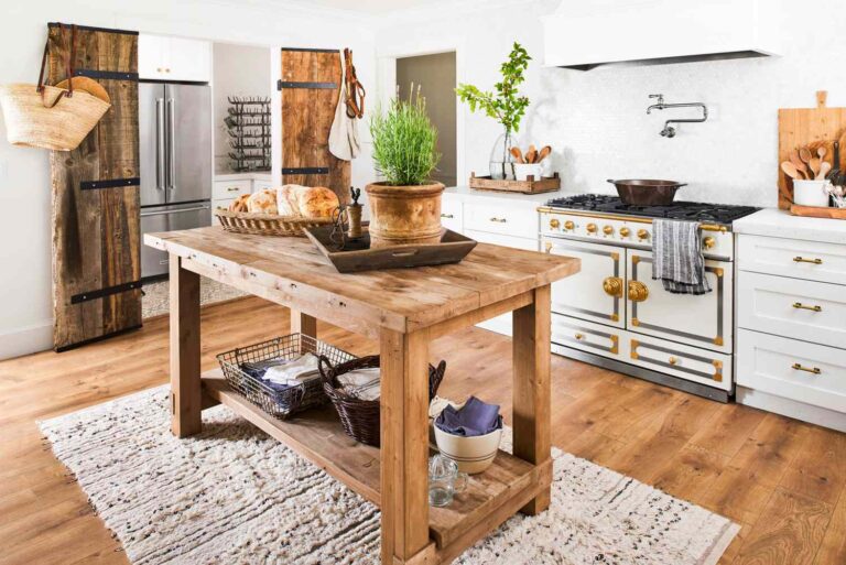 Great Ideas For Decorating Your Cabin Kitchen